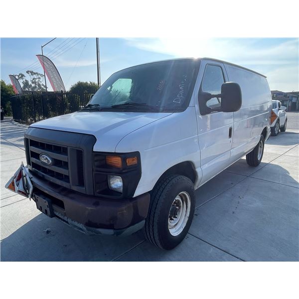 FORD E-150 2010 T-2 DAYS