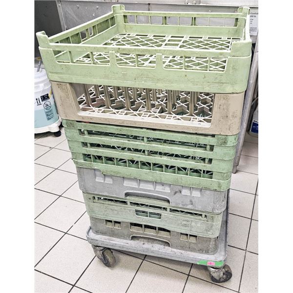 LOT OF ASSORTED DISHWASHING TRAYS ON ROLLING DOLLY
