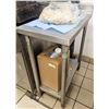 Image 1 : STAINLESS STEEL EQUIPMENT STAND W/ UNDER SHELF