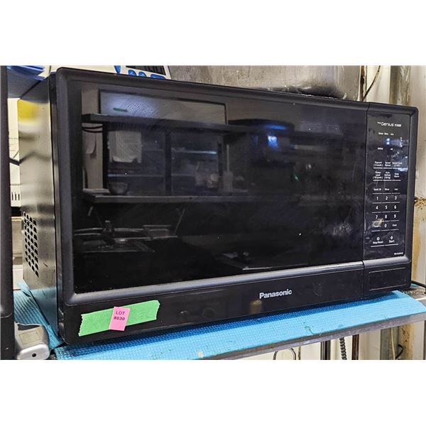 PANASONIC THE GENIUS 1100W MICROWAVE