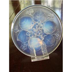 Opelescent Floral & Leaf Pattern Plate