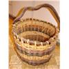 Image 1 : Great Wood Handle Basket
