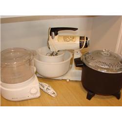 3 Kitchen Appliances: Inclds.Sunbeam Mixmaster
