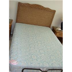 Full Size Adjustable Bed w/Remote!