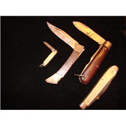 4 Pocketknives in Cedar Jewerly box