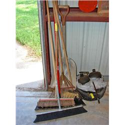 Brooms/Rack/Shovel