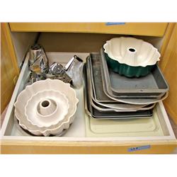 Contents of Drawer (Bundt Pans,Hand Food Processor