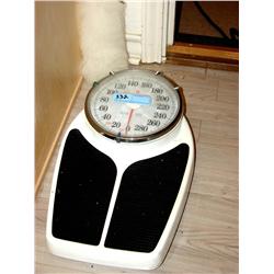 Health o Meter Scale/Dust Mop