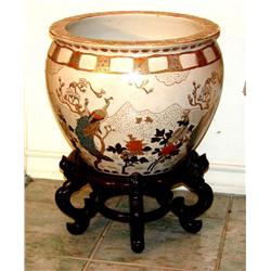 Large Phesant Urn & Stand
