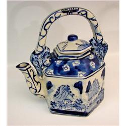 Oriental Tea Pot w/Porcelain Handle