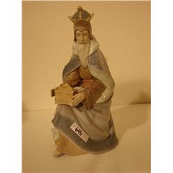 Lladro Kneeling King