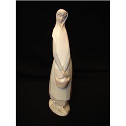 Handmade in Spain Tang Porcelain Women