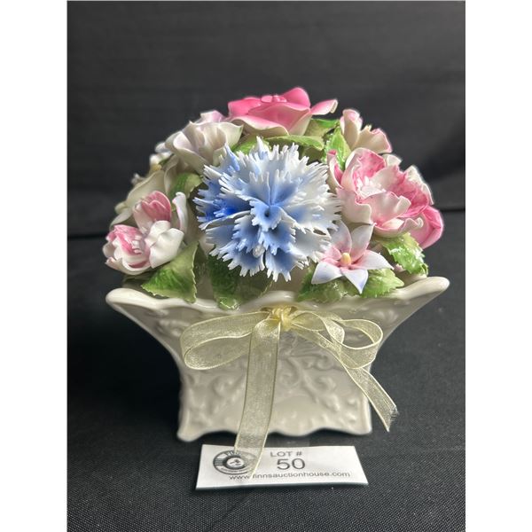Gorgeous Musical Floral In Excellent Condition - 4.5" x 4.5" x 5"