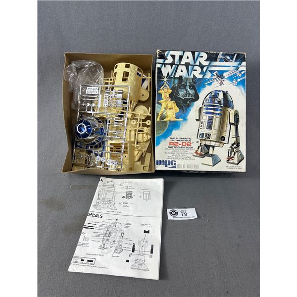 Vintage 1977 Modeling Kit - mpc Star Wars Authentic R2-D2. 6"H (when completed)