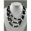 Image 2 : Vintage Triple Strand Of Black & Milk Glass Beads Necklace w/ Original Clasp