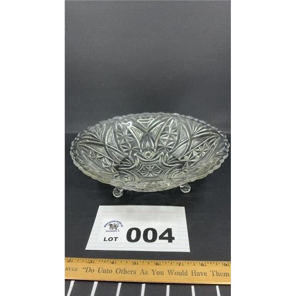 FOOTED GLASS SERVING BOWL