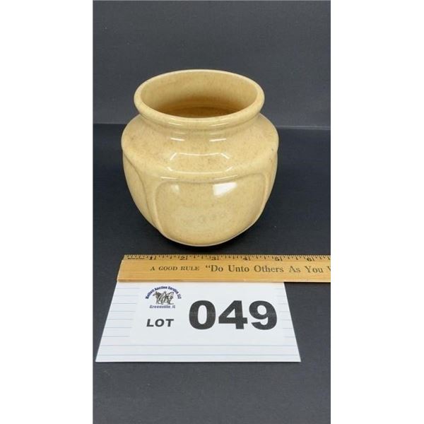 USA SHAWNEE? POT VASE
