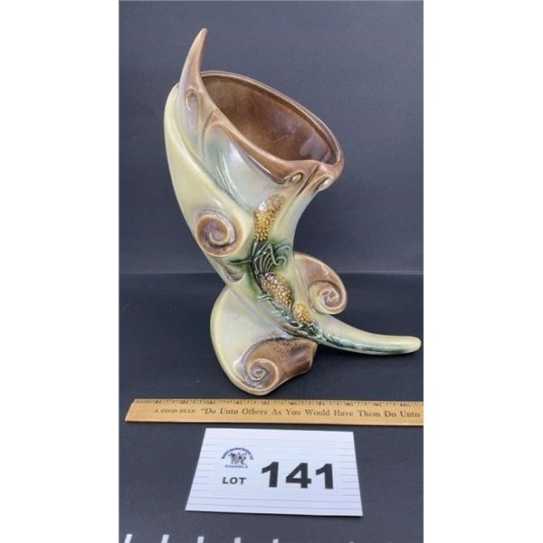 HULL POTTERY CO, PARCHMENT & PINE CORNUCOPIA 12