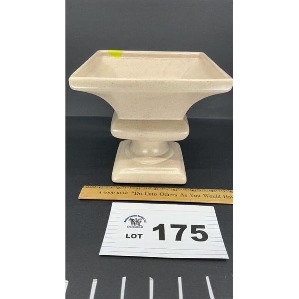 HAEGER VASE , CHIPPED, GLAZE SKIP 6 in