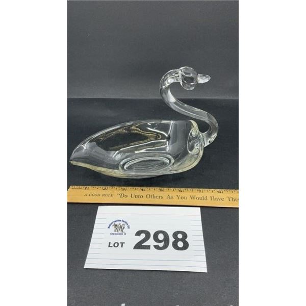 DUNCAN MILLER GLASS SWAN 6.5 inches tall