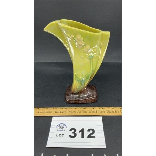 ROSEVILLE POTTERY 8 in VASE