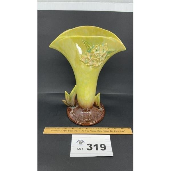 ROSEVILLE POTTERY CO 13 inch tall WINCRAFT FLARE