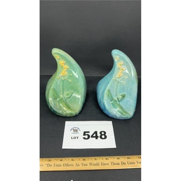 ROSEVILLE POTTERY ACCENTS 6.5 inches tall