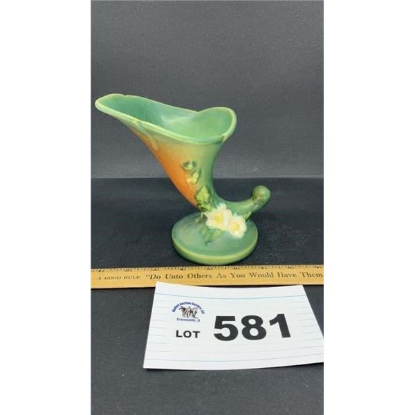 ROSEVILLE POTTERY WHITE ROSE CORNUCOPIA 6 inches
