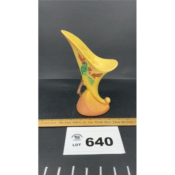 ROSEVILLE POTTERY VASE