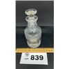 Image 1 : DECANTER WITH STOPPER, 7 INCHES TALL