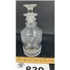 Image 2 : DECANTER WITH STOPPER, 7 INCHES TALL