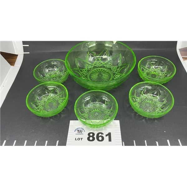 HAZEL ATLAS MASTER BERRY BOWL, SERVING BOWL