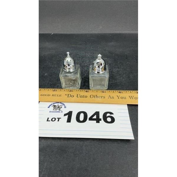 SMALL SALT, PEPPER SHAKERS