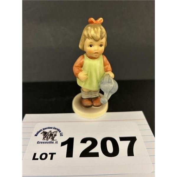 MJ HUMMEL GOEBEL FIGURINE - NATURES GIFT - 729