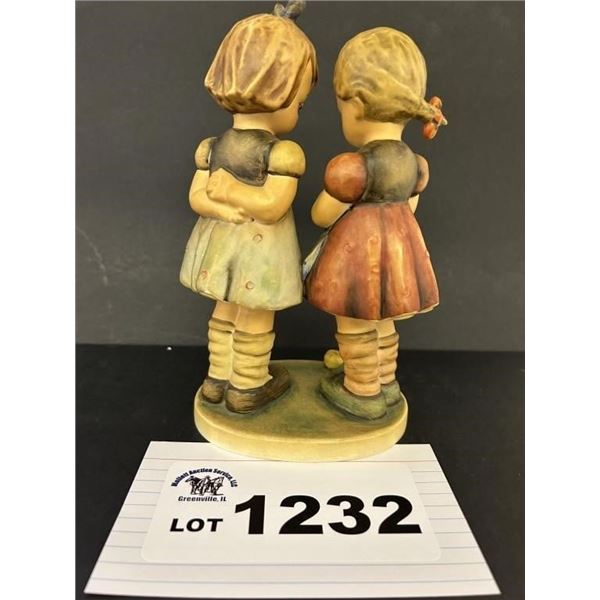 MJ HUMMEL GOEBEL FIGURINE - KNITTING LESSONS - 256