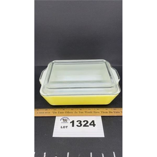 PYREX REFRIGERATOR CASSEROLE DISH W LID