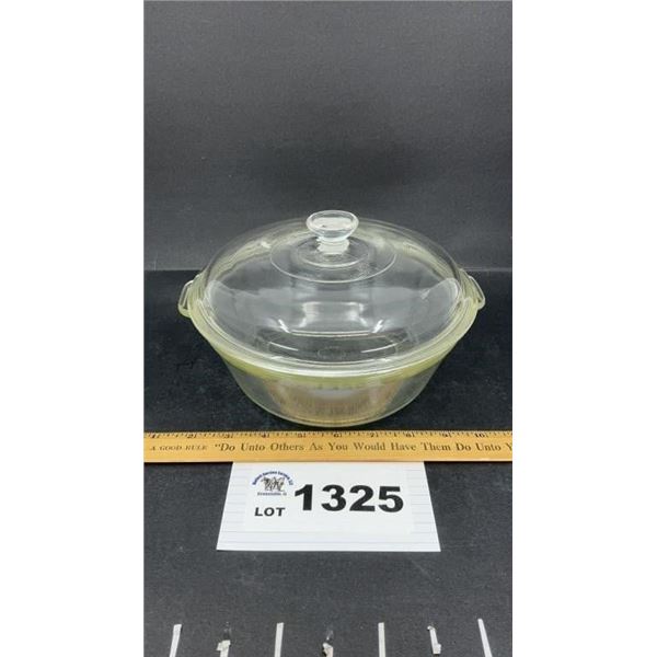 PYREX CASSEROLE DISH W LID