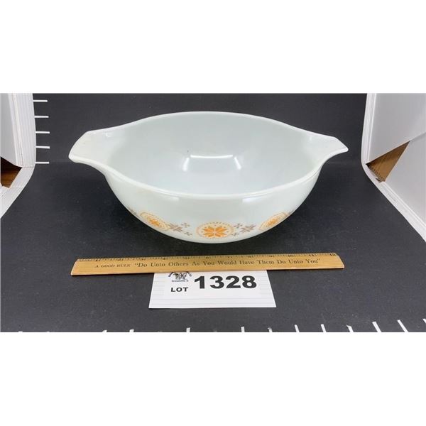 PYREX TOWN & COUNTRY CINDERELLA BOWL