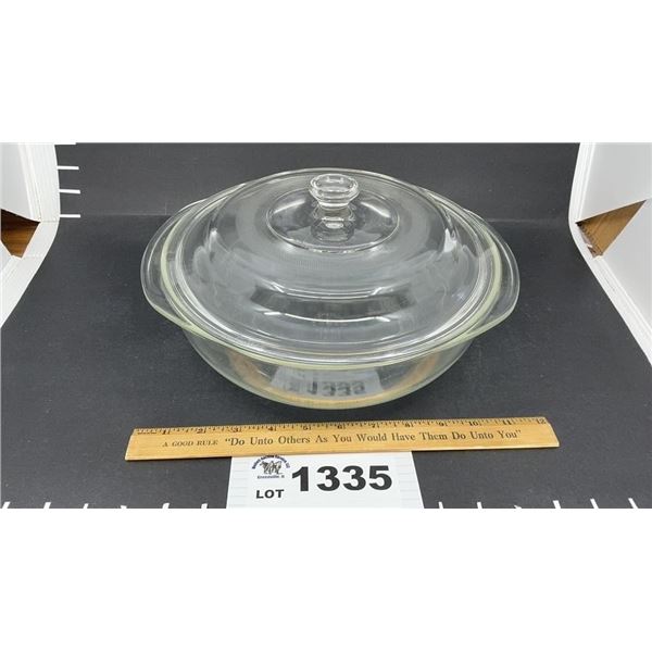 PYREX CASSEROLE DISH W LID