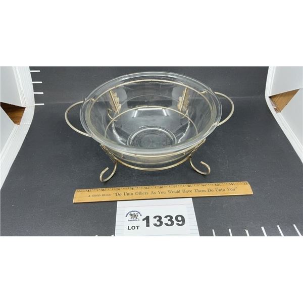 PYREX CASSEROLE DISH W SILVER STAND/CARRIER