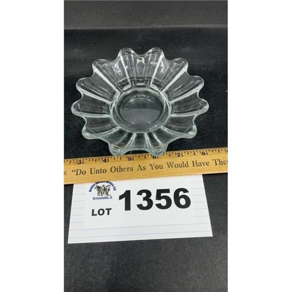 INDIANA GLASS CANDLE HOLDER