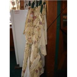 CURTAINS W/ RODS