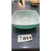 Image 1 : PYREX BLUE TURQUOISE 2.5 qt CHIP N DIP BOWL