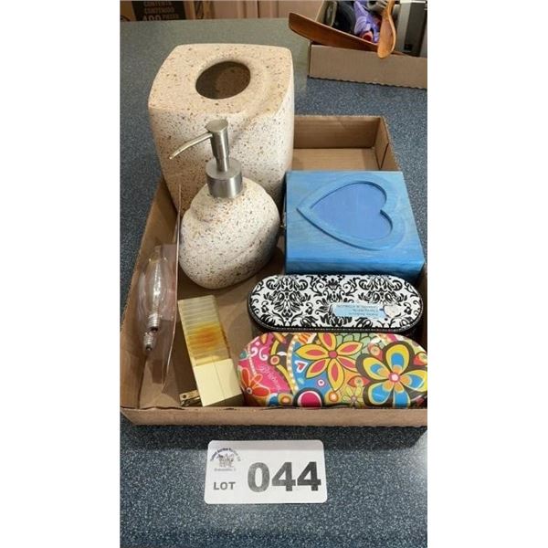 TINS, BATHROOM ACCESSORIES