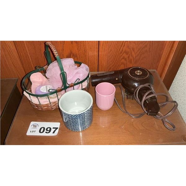 BLOW DRYER, BATHROOM ACCESSORIES