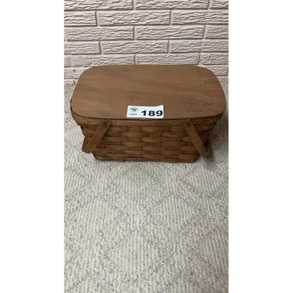 VINTAGE PICNIC BASKET