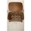 Image 2 : VINTAGE PICNIC BASKET