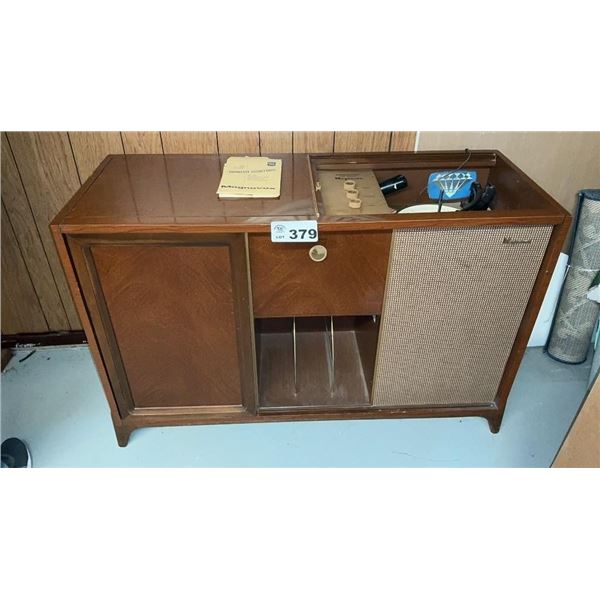 MAGNAVOX CABINET RECORD PLAYER