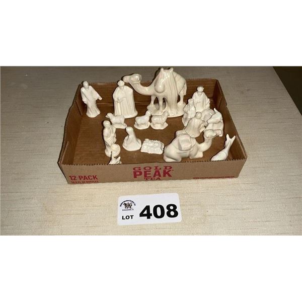 GLASS NATIVITY FIGURES