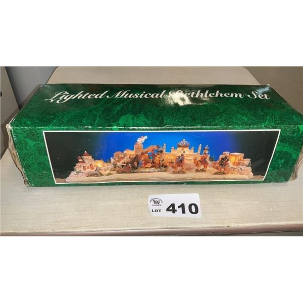 LIGHTED MUSICAL BETHLEHAM SET
